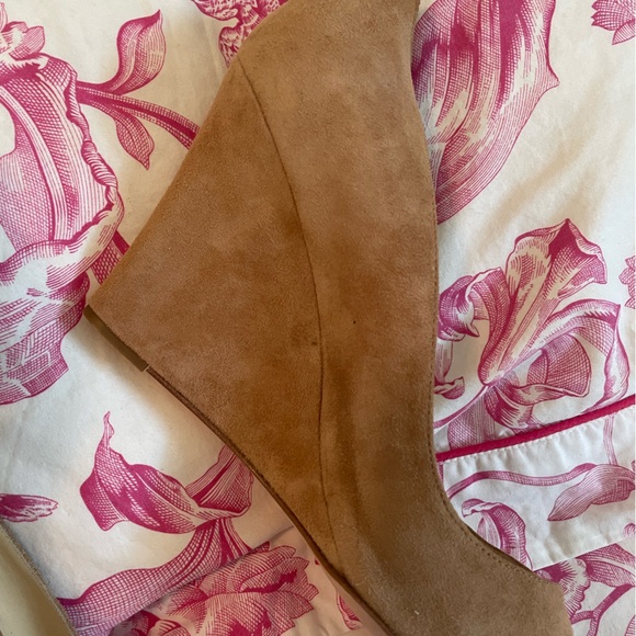 Kate Spade Tan Suede Crossover Wedge Pumps - Picture 9 of 13